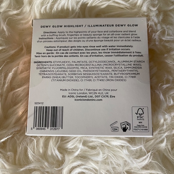 Iconic dewy glow highlighter - Picture 3 of 3